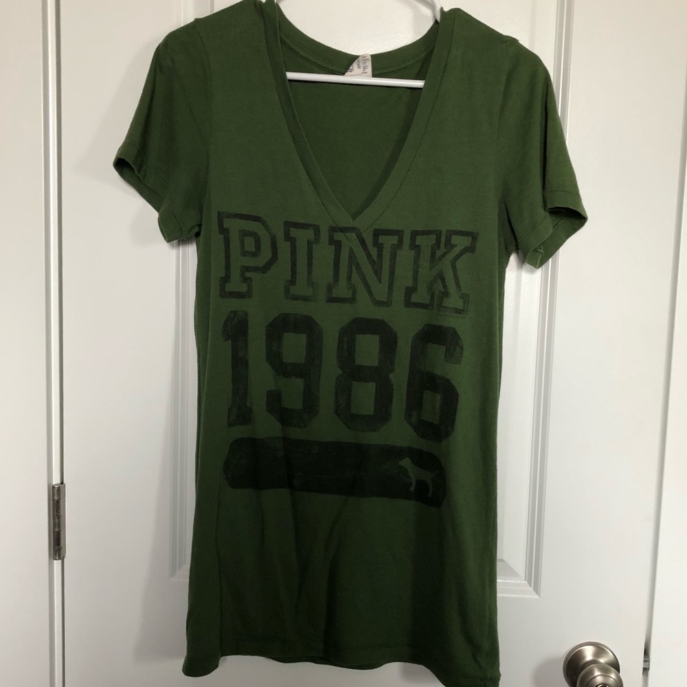 VS Pink army green v neck t shirt. Size L